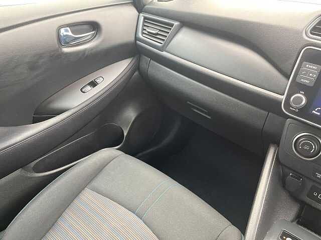 Nissan LEAF 39kWh Acenta Hatchback 5dr Electric Auto (150 ps)