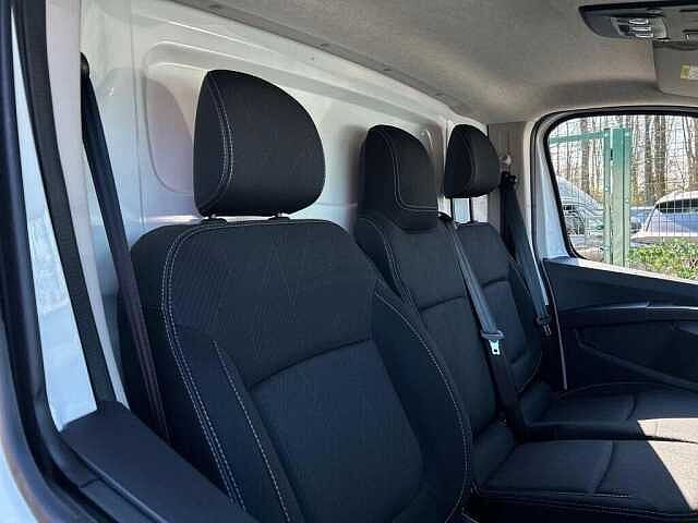 Nissan Primastar 2.0 dCi 30 Tekna Panel Van 5dr Diesel Manual L2 H1 Euro 6 (s/s) (130 ps)