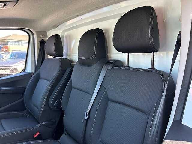 Nissan Primastar 2.0 dCi 30 Tekna Panel Van 5dr Diesel Manual L2 H1 Euro 6 (s/s) (130 ps)