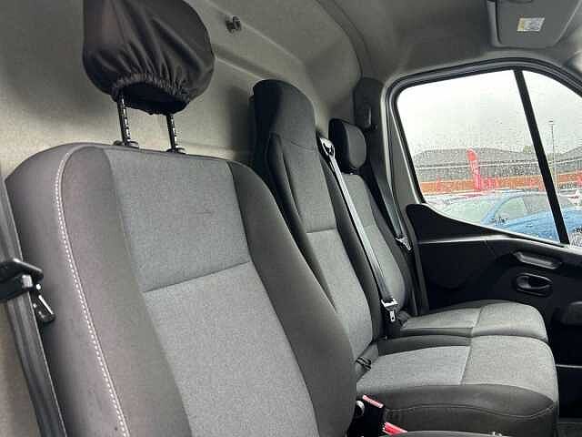 Nissan Interstar 2.3 dCi 28 Tekna Panel Van 4dr Diesel Manual FWD L1 Euro 6 (110 ps)