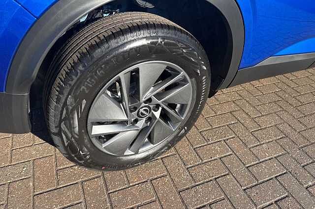 Nissan Qashqai 1.3 DiG-T MH Acenta Premium 5dr