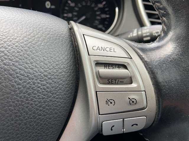 Nissan QASHQAI 1.2 DiG-T Tekna [Non-Panoramic] 5dr