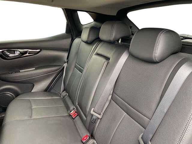 Nissan QASHQAI 1.2 DiG-T Tekna [Non-Panoramic] 5dr
