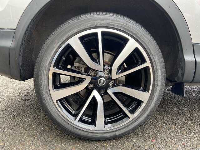 Nissan QASHQAI 1.2 DiG-T Tekna [Non-Panoramic] 5dr