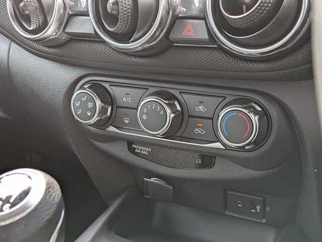 Nissan Juke 1.0 DIG-T Visia SUV 5dr Petrol Manual Euro 6 (s/s) (114 ps)