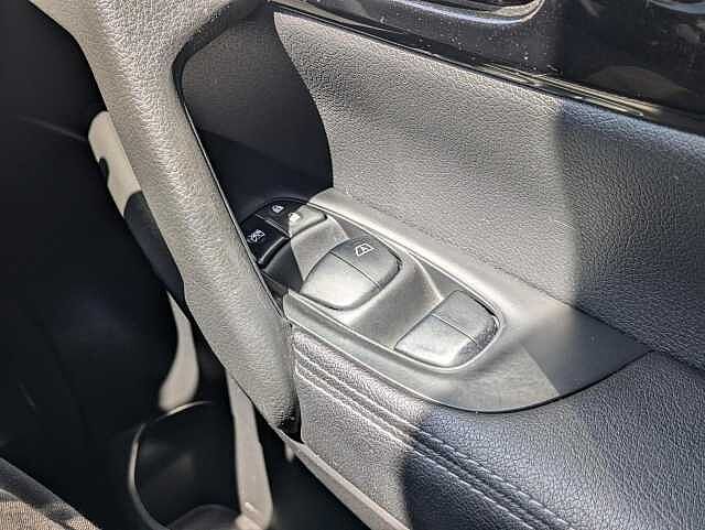 Nissan Qashqai 1.5 dCi Tekna SUV 5dr Diesel Manual 2WD Euro 6 (s/s) (110 ps)