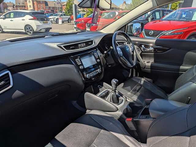 Nissan Qashqai 1.5 dCi Tekna SUV 5dr Diesel Manual 2WD Euro 6 (s/s) (110 ps)