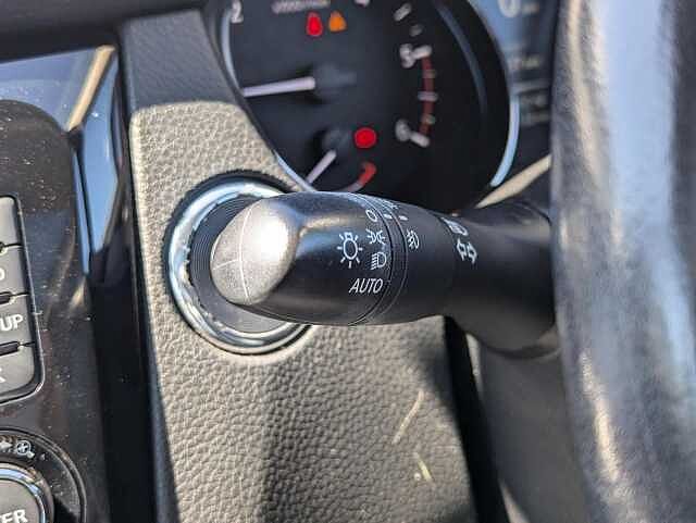 Nissan Qashqai 1.5 dCi Tekna SUV 5dr Diesel Manual 2WD Euro 6 (s/s) (110 ps)