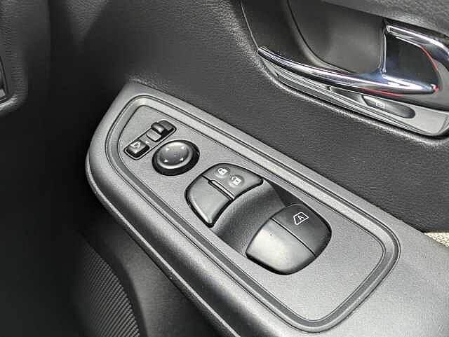 Nissan Micra 1.5 dCi N-Connecta Hatchback 5dr Diesel Manual Euro 6 (s/s) (90 ps)