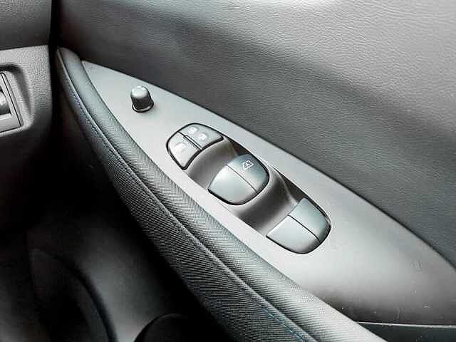 Nissan Leaf 40kWh Acenta Auto 5dr