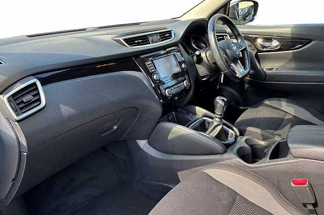 Nissan QASHQAI 1.3 DiG-T 160 Acenta Premium 5dr
