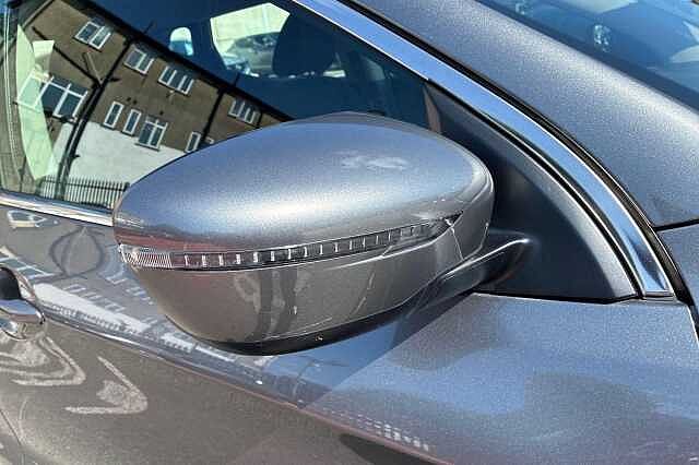 Nissan QASHQAI 1.3 DiG-T 160 Acenta Premium 5dr