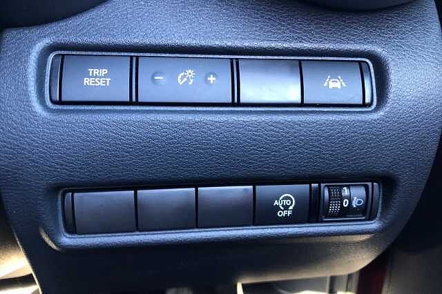 Nissan Juke 1.0 DiG-T 114 N-Connecta 5dr