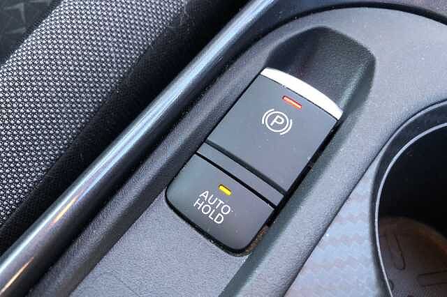 Nissan Juke 1.0 DiG-T 114 N-Connecta 5dr