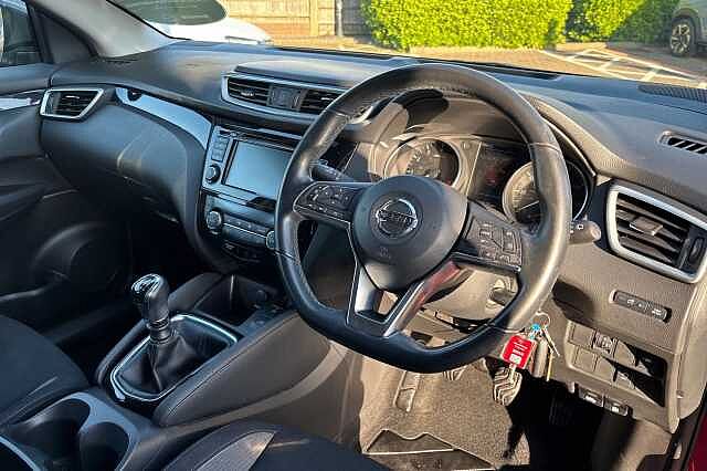 Nissan Qashqai 1.3 DiG-T Acenta Premium 5dr