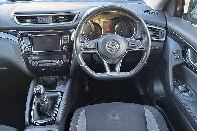 Nissan Qashqai 1.3 DiG-T Acenta Premium 5dr