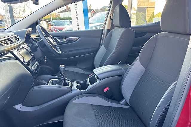 Nissan Qashqai 1.3 DiG-T Acenta Premium 5dr
