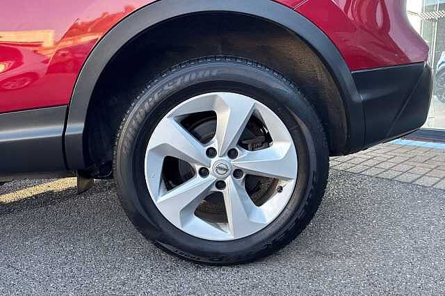 Nissan Qashqai 1.3 DiG-T Acenta Premium 5dr