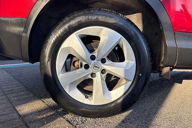 Nissan Qashqai 1.3 DiG-T Acenta Premium 5dr