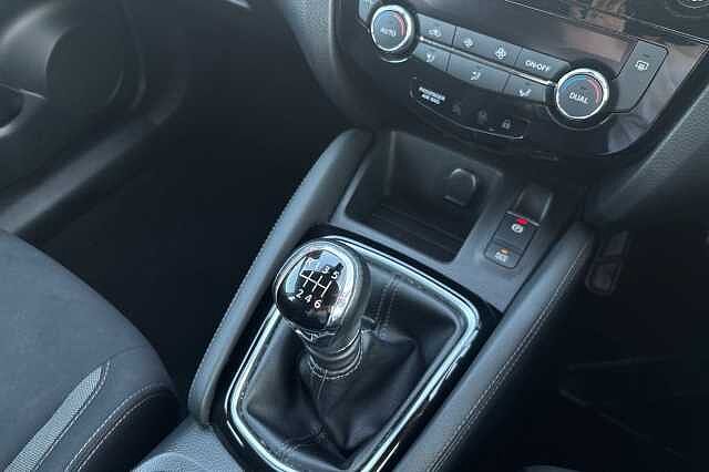 Nissan Qashqai 1.3 DiG-T Acenta Premium 5dr