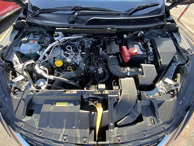 Nissan Qashqai Hatchback 1.3 DiG-T MHEV 140 Acenta Premium 5dr