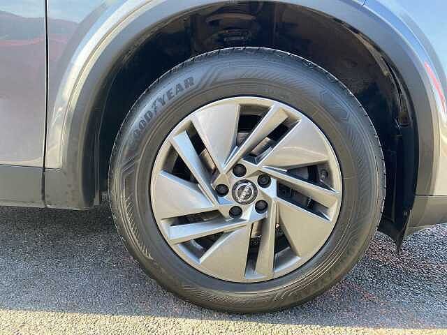 Nissan Qashqai Hatchback 1.3 DiG-T MHEV 140 Acenta Premium 5dr