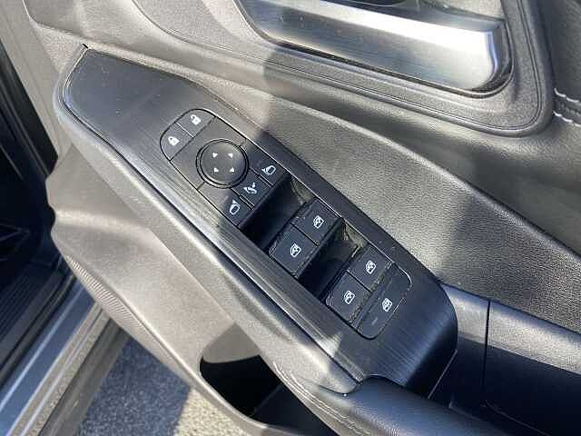 Nissan Qashqai Hatchback 1.3 DiG-T MHEV 140 Acenta Premium 5dr