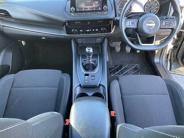 Nissan Qashqai Hatchback 1.3 DiG-T MHEV 140 Acenta Premium 5dr