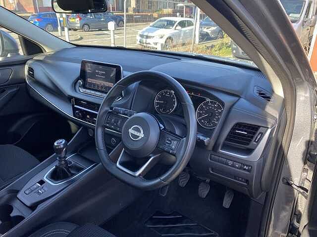 Nissan Qashqai Hatchback 1.3 DiG-T MHEV 140 Acenta Premium 5dr