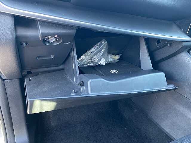 Nissan Qashqai Hatchback 1.3 DiG-T MHEV 140 Acenta Premium 5dr