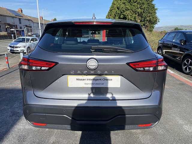 Nissan Qashqai Hatchback 1.3 DiG-T MHEV 140 Acenta Premium 5dr