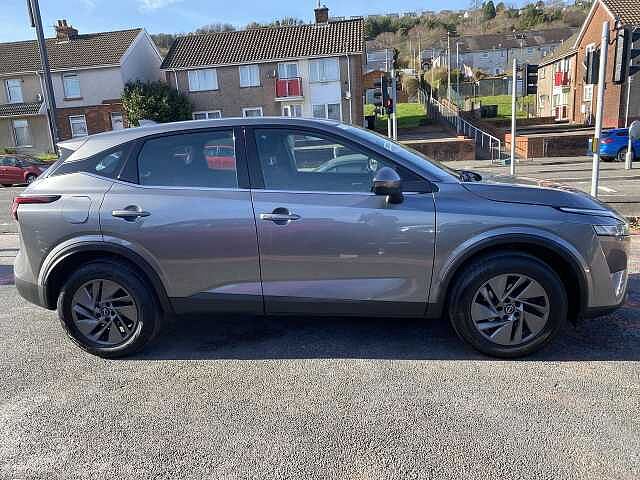 Nissan Qashqai Hatchback 1.3 DiG-T MHEV 140 Acenta Premium 5dr