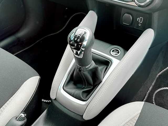 Nissan Micra 1.0 IG-T 92 Tekna 5dr