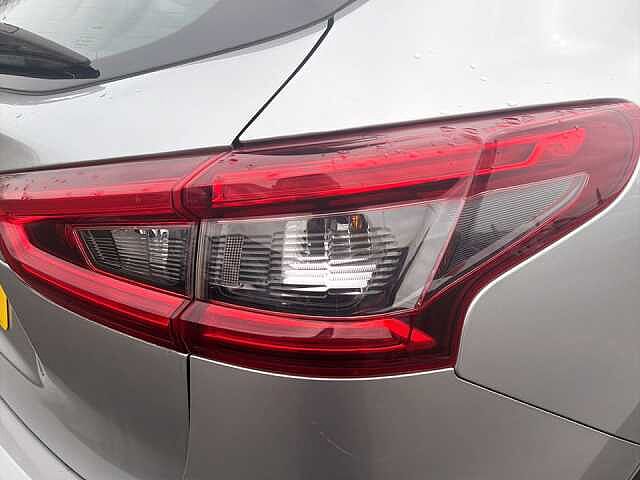 Nissan Qashqai 1.3 DiG-T Acenta Premium 5dr