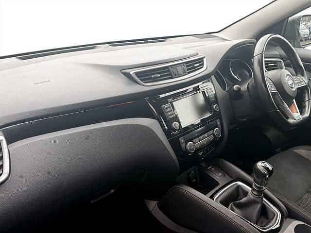 Nissan Qashqai 1.3 DiG-T Acenta Premium 5dr