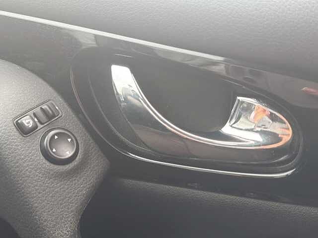 Nissan Qashqai 1.3 DiG-T Acenta Premium 5dr