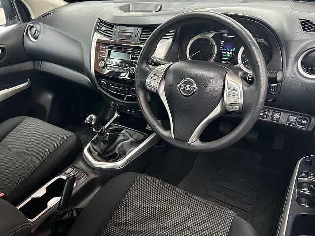 Nissan Navara 2.3 dCi Acenta Pickup Double Cab 4dr Diesel Manual 4WD Euro 6 (s/s) (163 ps)