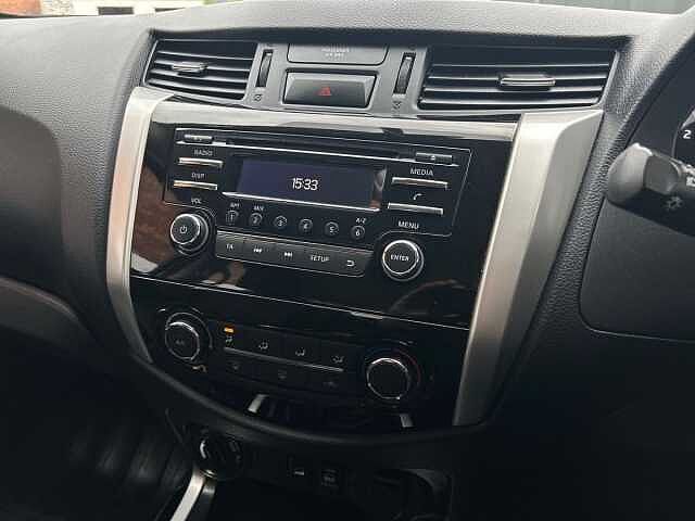 Nissan Navara 2.3 dCi Acenta Pickup Double Cab 4dr Diesel Manual 4WD Euro 6 (s/s) (163 ps)