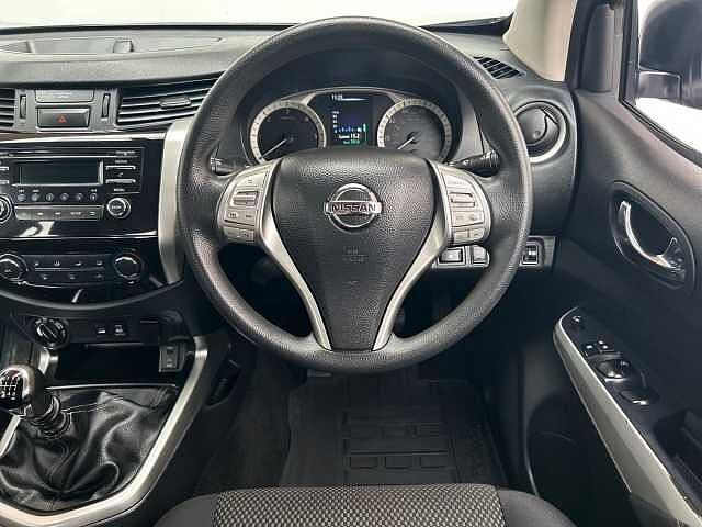 Nissan Navara 2.3 dCi Acenta Pickup Double Cab 4dr Diesel Manual 4WD Euro 6 (s/s) (163 ps)