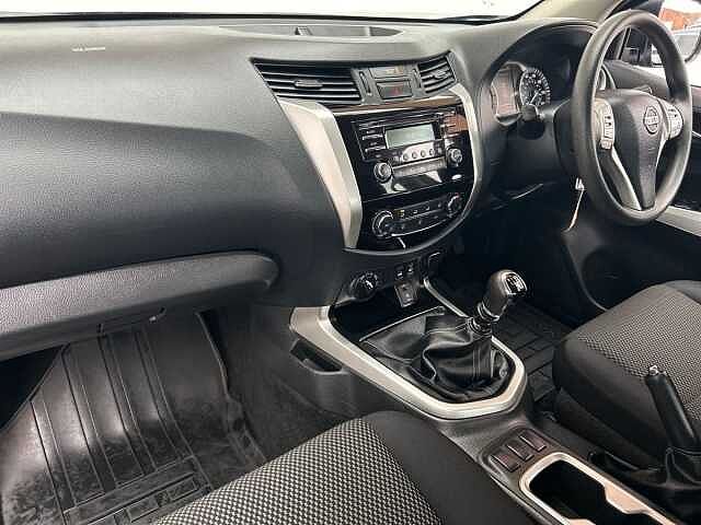 Nissan Navara 2.3 dCi Acenta Pickup Double Cab 4dr Diesel Manual 4WD Euro 6 (s/s) (163 ps)