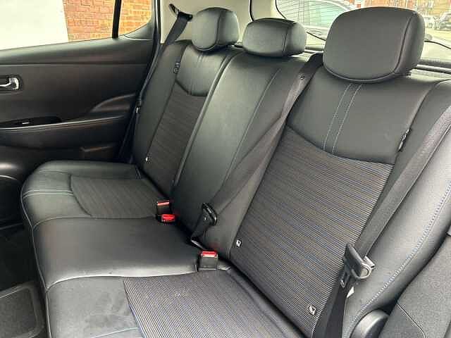 Nissan LEAF 40kWh N-Connecta Hatchback 5dr Electric Auto (150 ps)