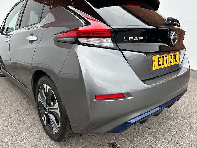 Nissan LEAF 40kWh N-Connecta Hatchback 5dr Electric Auto (150 ps)