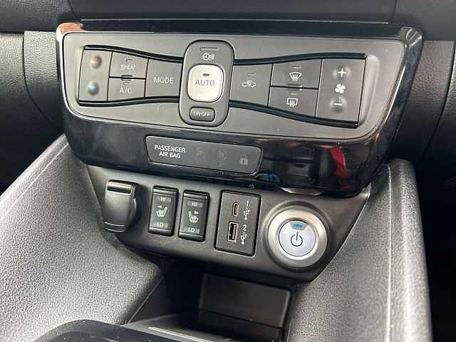 Nissan LEAF 40kWh N-Connecta Hatchback 5dr Electric Auto (150 ps)