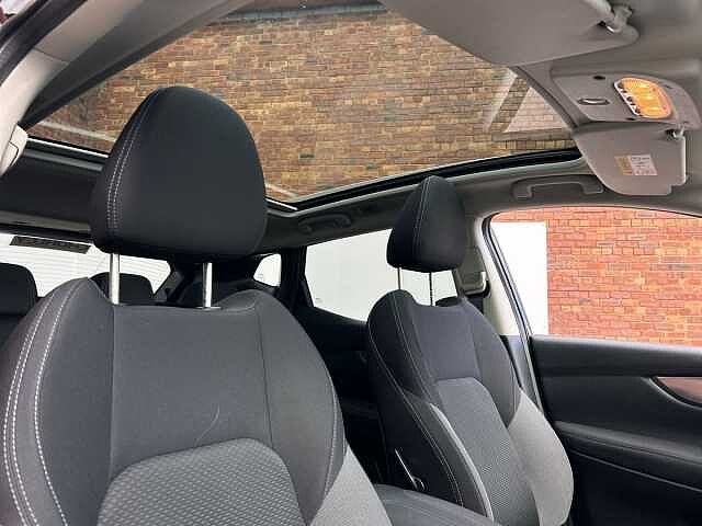 Nissan Qashqai 1.2 DIG-T N-Connecta SUV 5dr Petrol Manual Euro 6 (s/s) (115 ps)