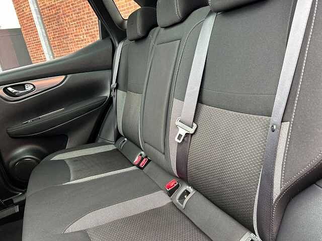 Nissan Qashqai 1.2 DIG-T N-Connecta SUV 5dr Petrol Manual Euro 6 (s/s) (115 ps)