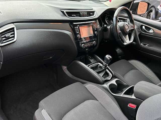 Nissan Qashqai 1.2 DIG-T N-Connecta SUV 5dr Petrol Manual Euro 6 (s/s) (115 ps)