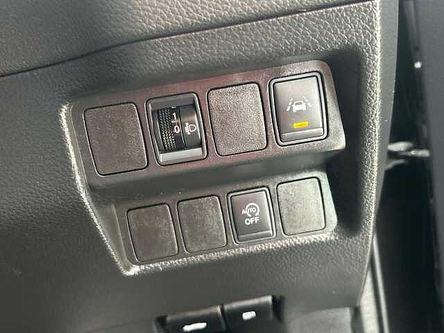 Nissan Qashqai 1.2 DIG-T N-Connecta SUV 5dr Petrol Manual Euro 6 (s/s) (115 ps)