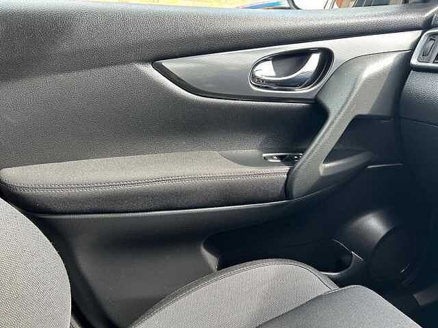 Nissan Qashqai 1.2 DIG-T N-Connecta SUV 5dr Petrol Manual Euro 6 (s/s) (115 ps)