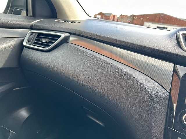 Nissan Qashqai 1.2 DIG-T N-Connecta SUV 5dr Petrol Manual Euro 6 (s/s) (115 ps)