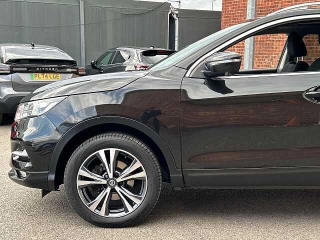 Nissan Qashqai 1.2 DIG-T N-Connecta SUV 5dr Petrol Manual Euro 6 (s/s) (115 ps)